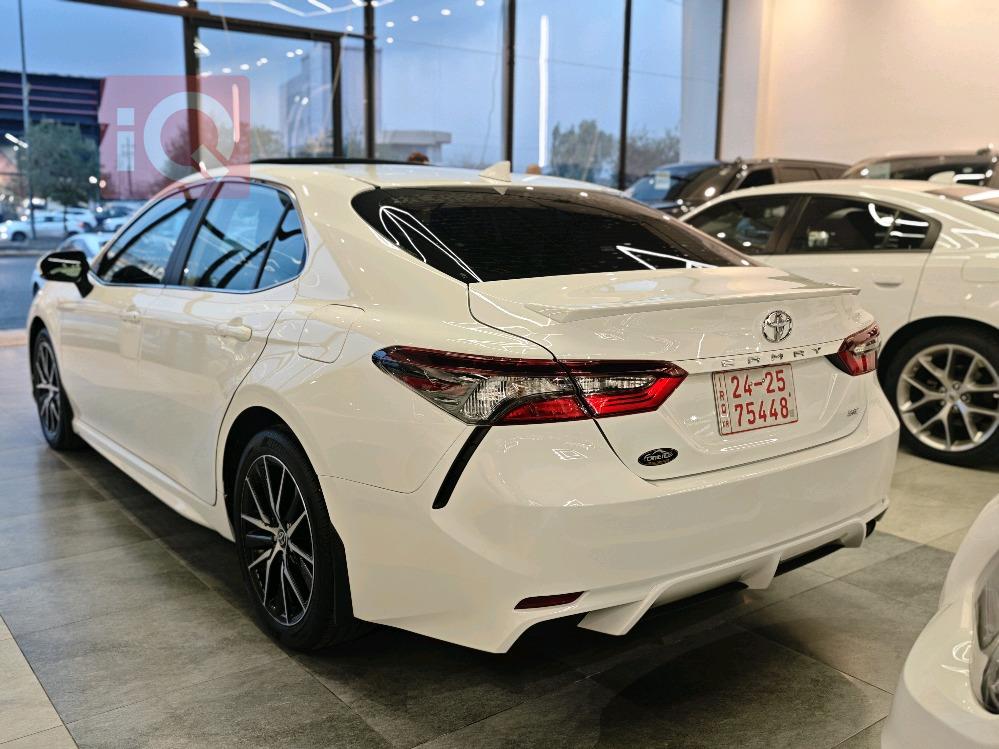 تۆیۆتا کامری